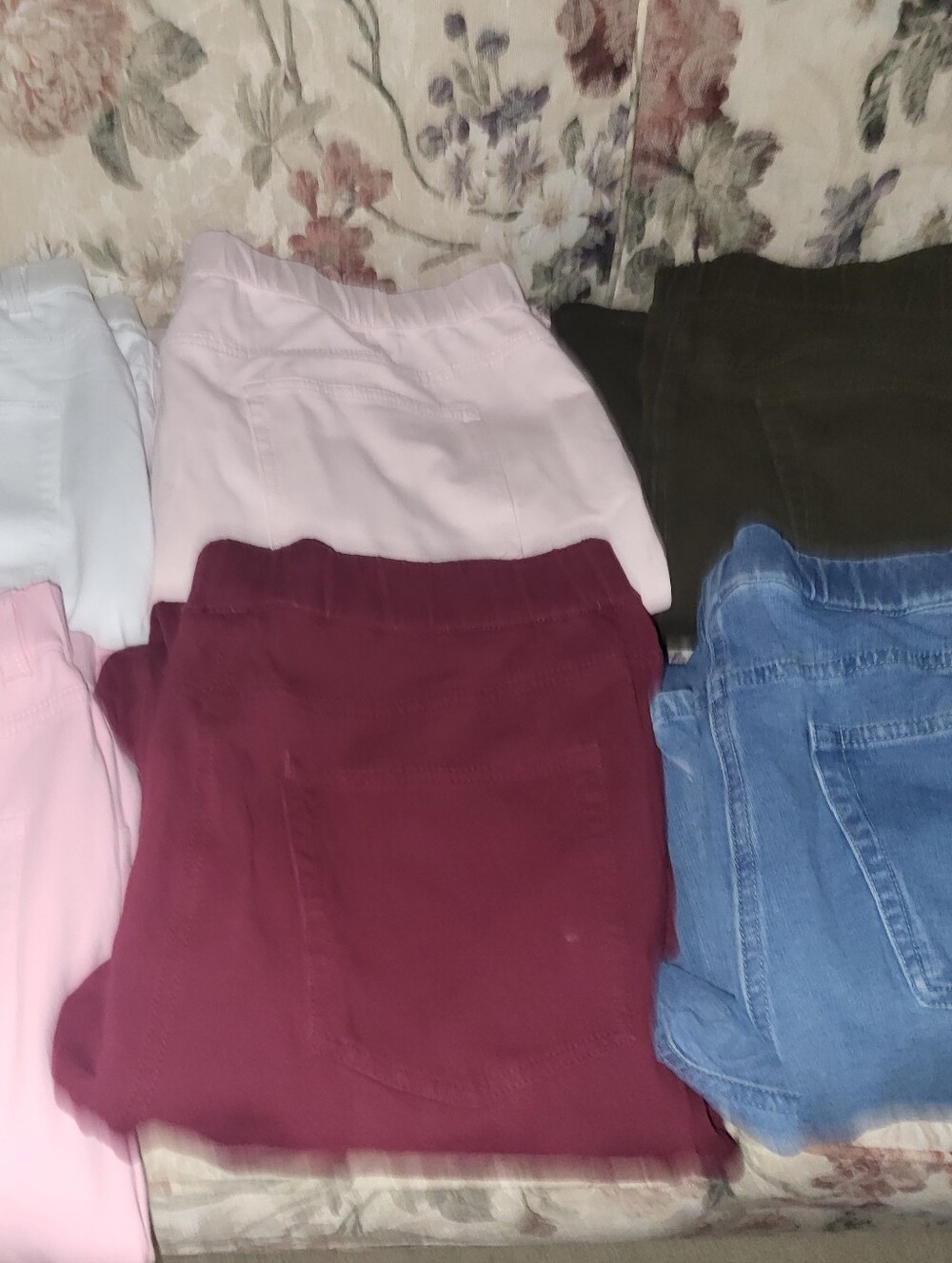 Huge Lot Of Women's Size Large Quacker Factory Pull on Pants - Picture 2 of 11